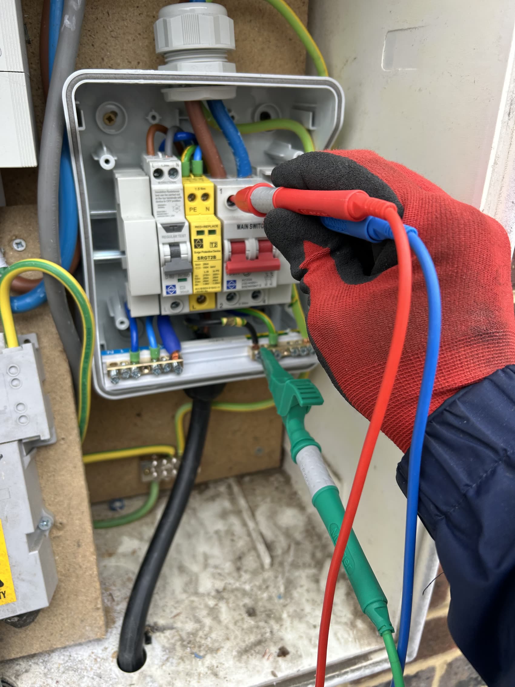 Careful work at the board — fault finding and installation done right.